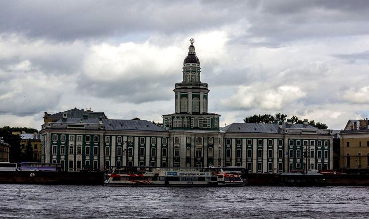 Кунсткамера Петра Первого превратилась со временем в прекрасный Этнографический музей