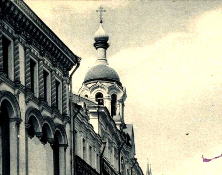До революции ротонда имела завершение с главкой