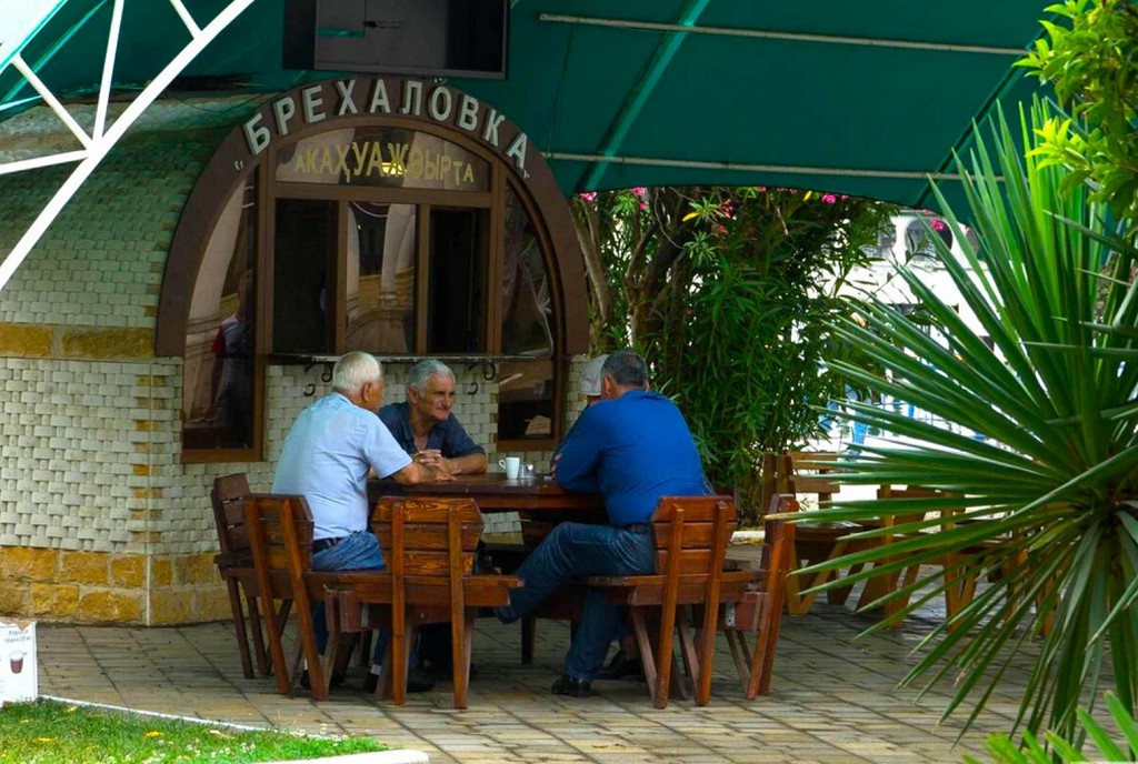 Кафе Брехаловка в Сухуме