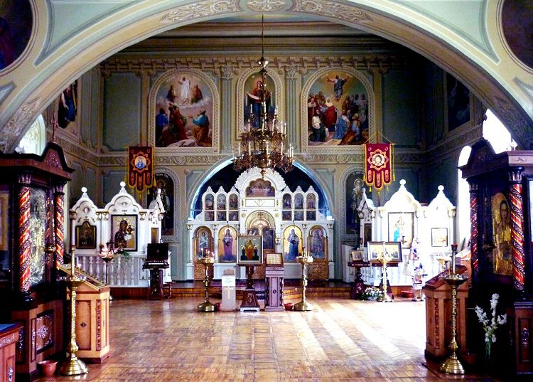 В сегодняшнем Софийском храме светло и торжественно