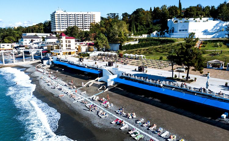 Пляж "Заполярье" один из немногих ведомственных, куда можно попасть на плату