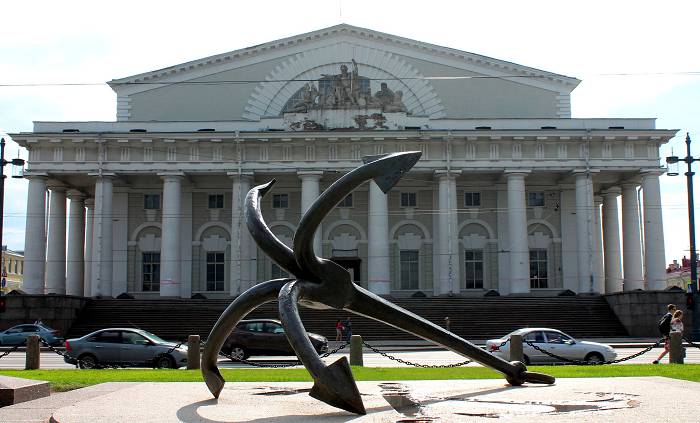 Якорь времен Петра Первого - это память о создании российского флота