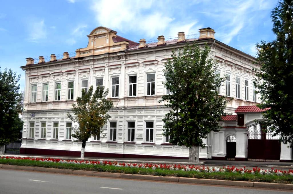 Музейно-выставочный комплекс разместился в бывшем особняке Чукашевых Музейно-выставочный комплекс разместился в бывшем особняке Чукашевых