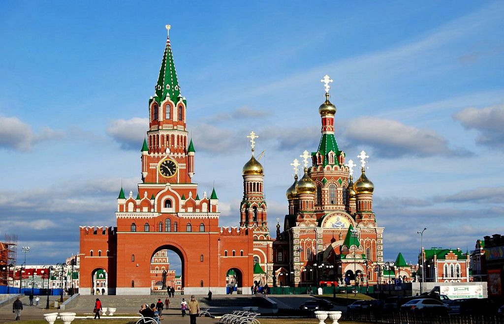 Благовещенская башня вместе с Благовещенским собором очень напоминают московский центр