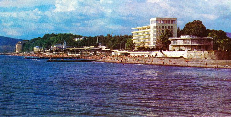 Пляжи Кавказской Ривьеры в советские времена никогда не пустовали