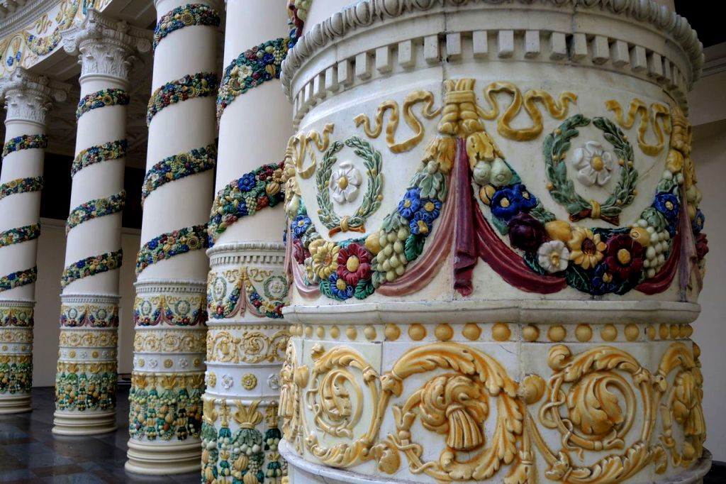 Декор Белорусского павильона очень богат и красив