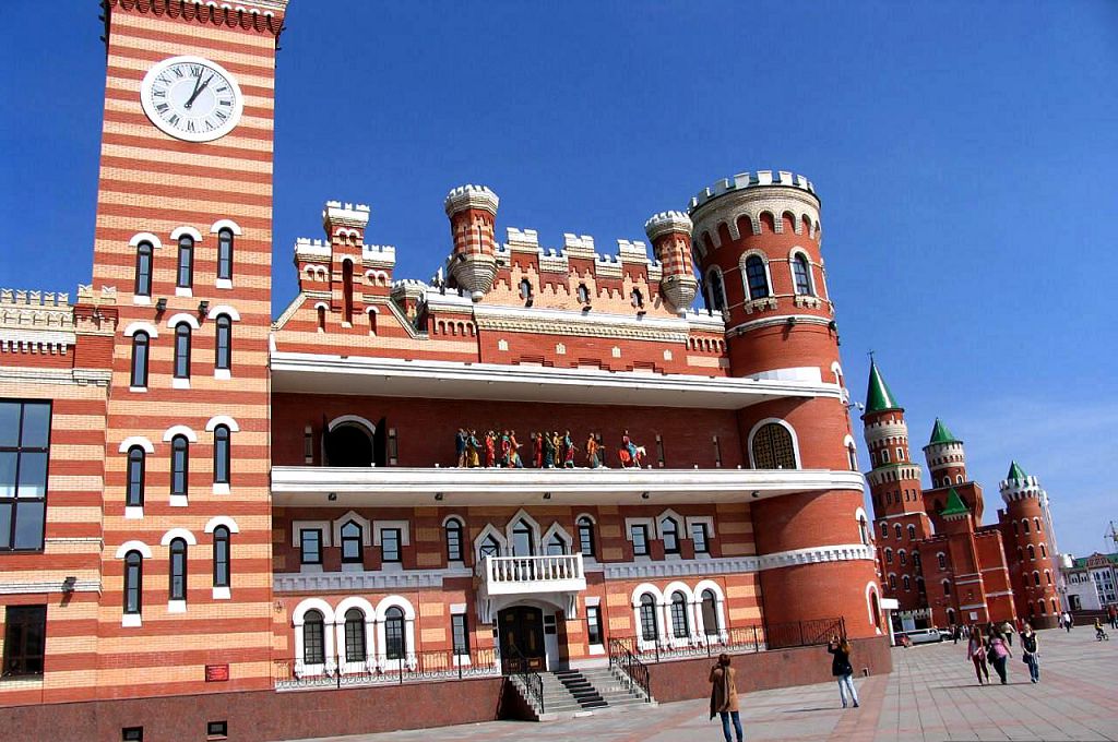 йошкар-ола центр города. ншкар ода патриаршая площаь. йошкар ола центр. благовещенская башня йошкар-ола. йошкар ола йошкар ола йошкар ола.