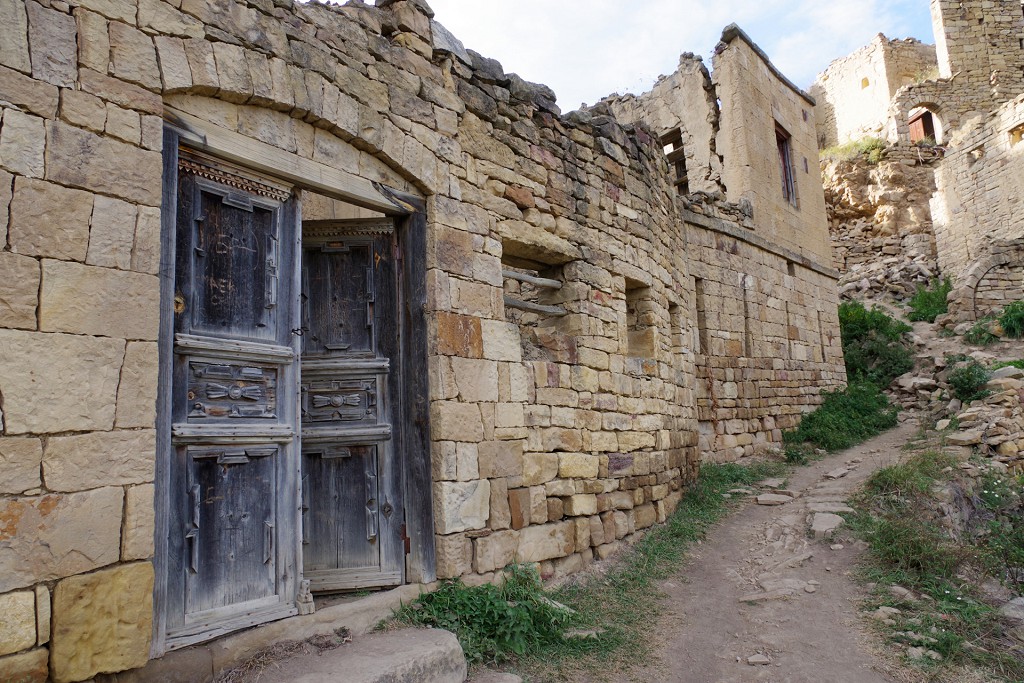 Старинные улочки заброшенного аула Старинные улочки заброшенного аула