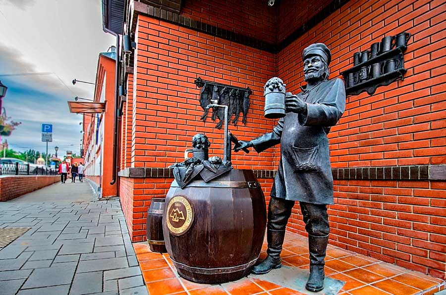 Памятник Пивовару около Жигулевского пивоваренного завода