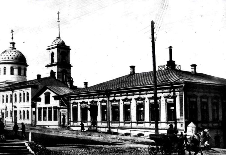 Во наименованию собора и улица была переименована в Вознесенскую