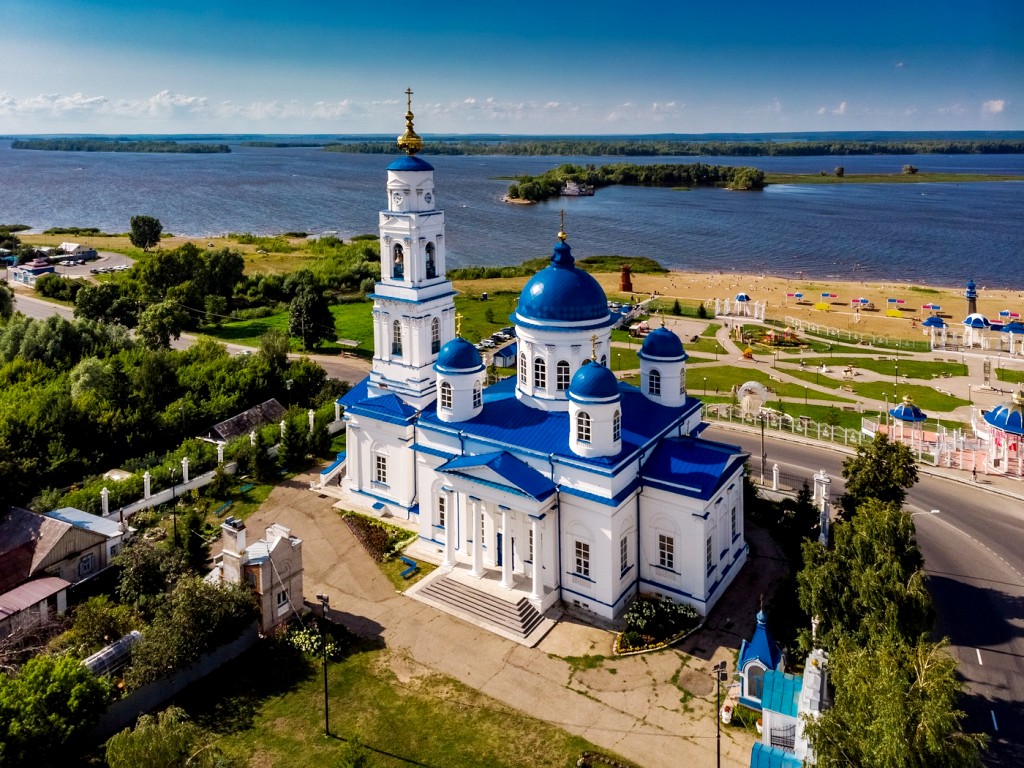 С первой половины 19 столетия Никольский храм является главной городской доминантой С первой половины 19 столетия Никольский храм является главной городской доминантой