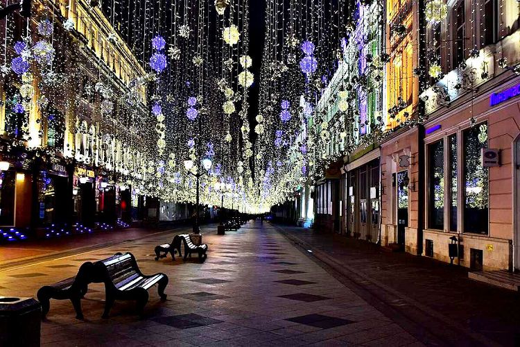 Сегодня Никольская улица - одна из самых популярных прогулочных улиц Москвы