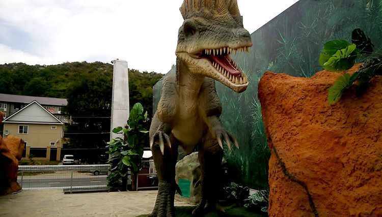 После посещения этого парка можно посмотреть фильмы про динозавров
