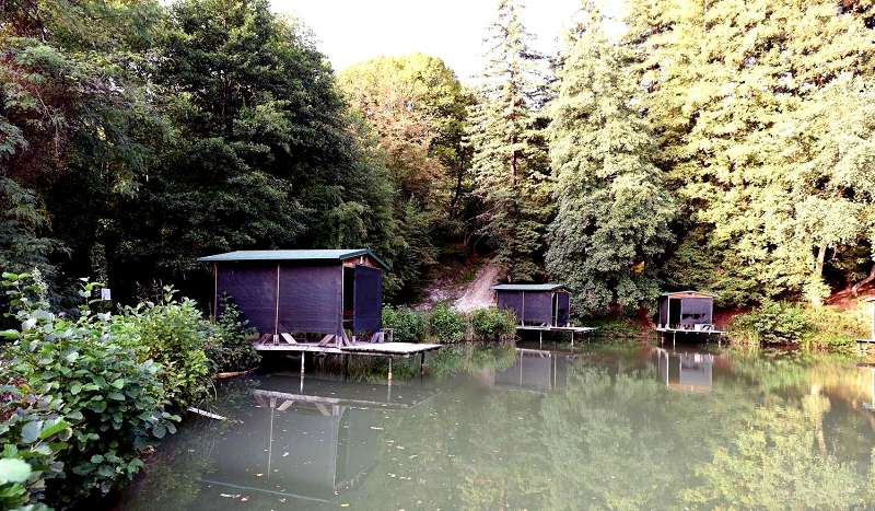 Недалеко от Кудепсинского камня находится Черепаховое озеро