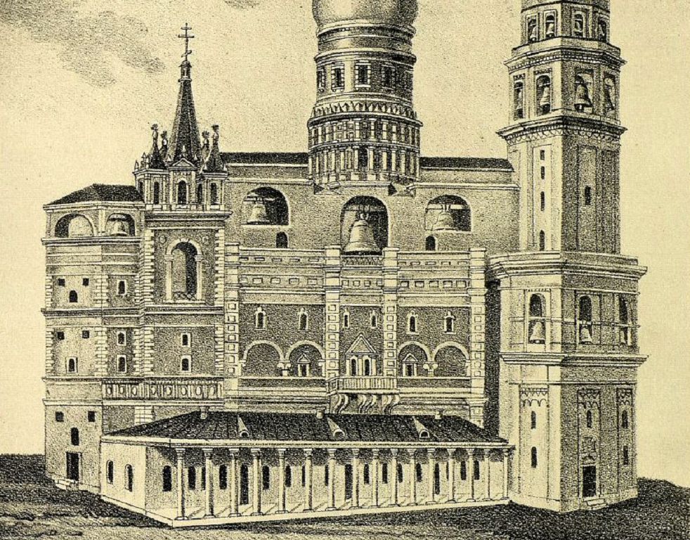 До 1812 года вдоль западной стены находилось помещение кордегардии