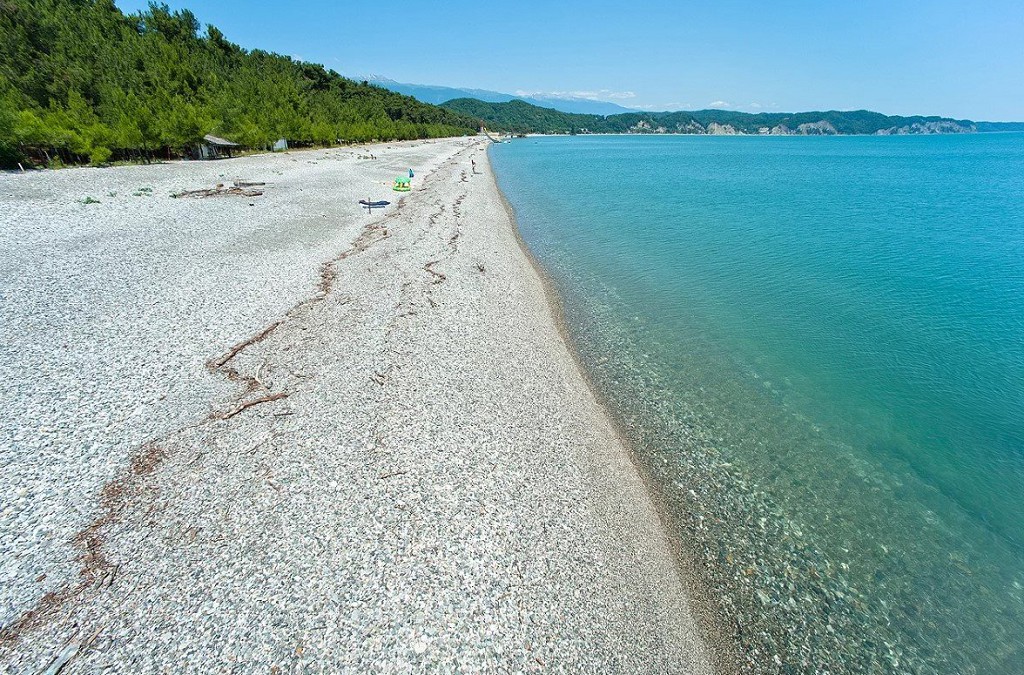 Пляж в поселке Лдзаа Пляж в поселке Лдзаа