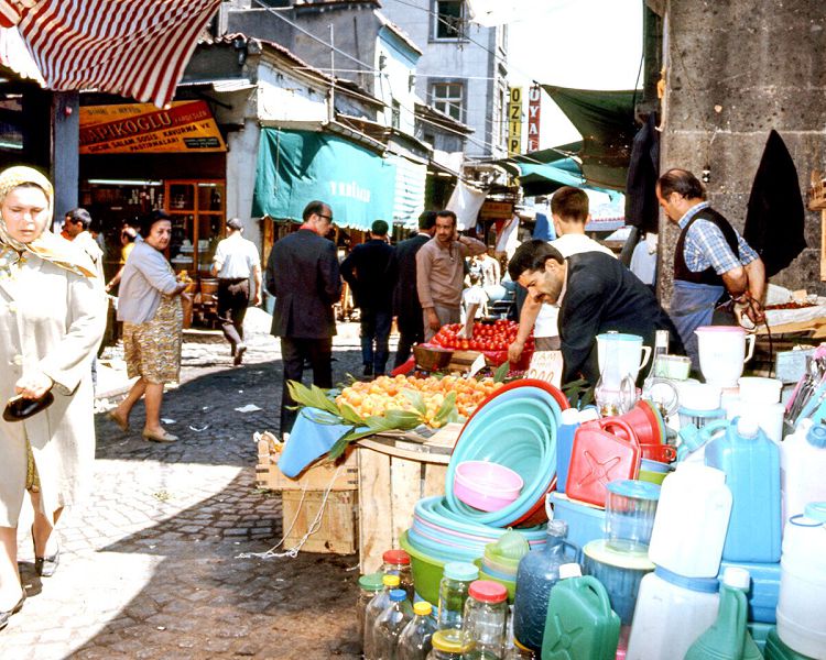 В 60-70-е годы Стамбул находился под гнетом политической и экономической нестабильности